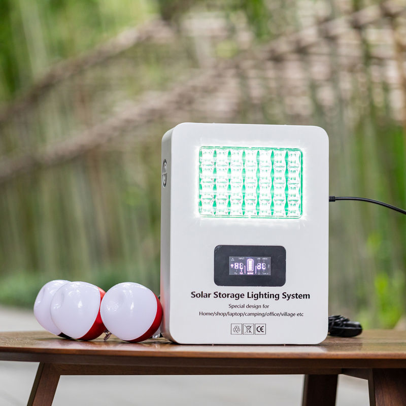 Effiziente und langlebige tragbare Solargeneratoren 12V/220V mit 3,6 Ah-Batterie