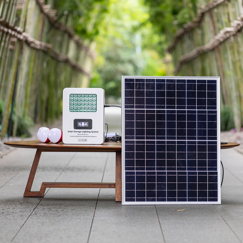 Weiße tragbare Solarenergiesysteme Ausgangsspannung 5v 9v 12v 220v