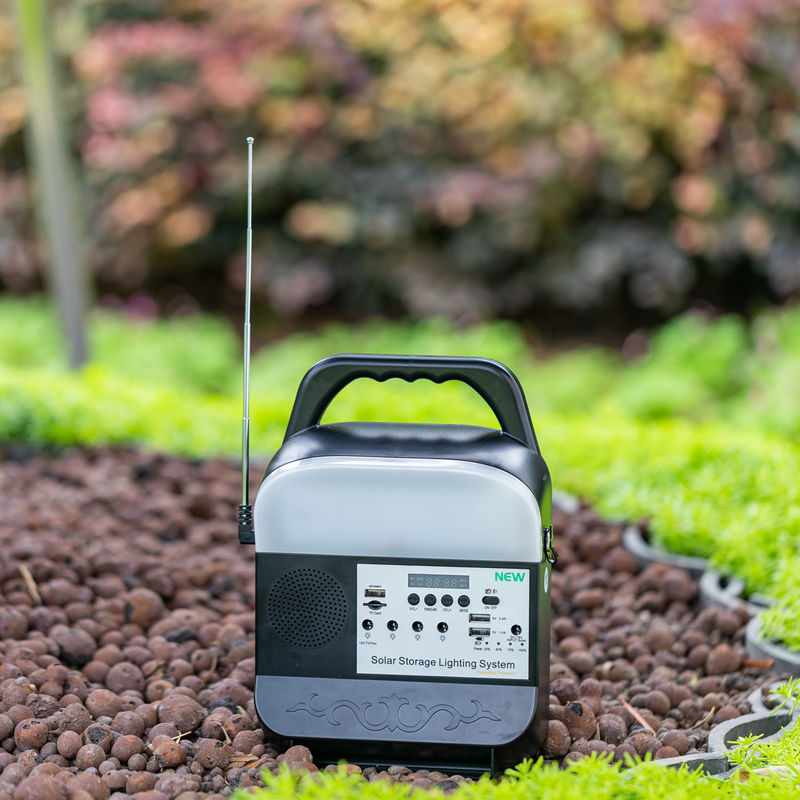 LED-Solar-Hausbeleuchtungssystem Zuverlässige Energie für Outdoor-Camping Solar-Hausbeleuchtungssystem Fernseher und Ventilator
