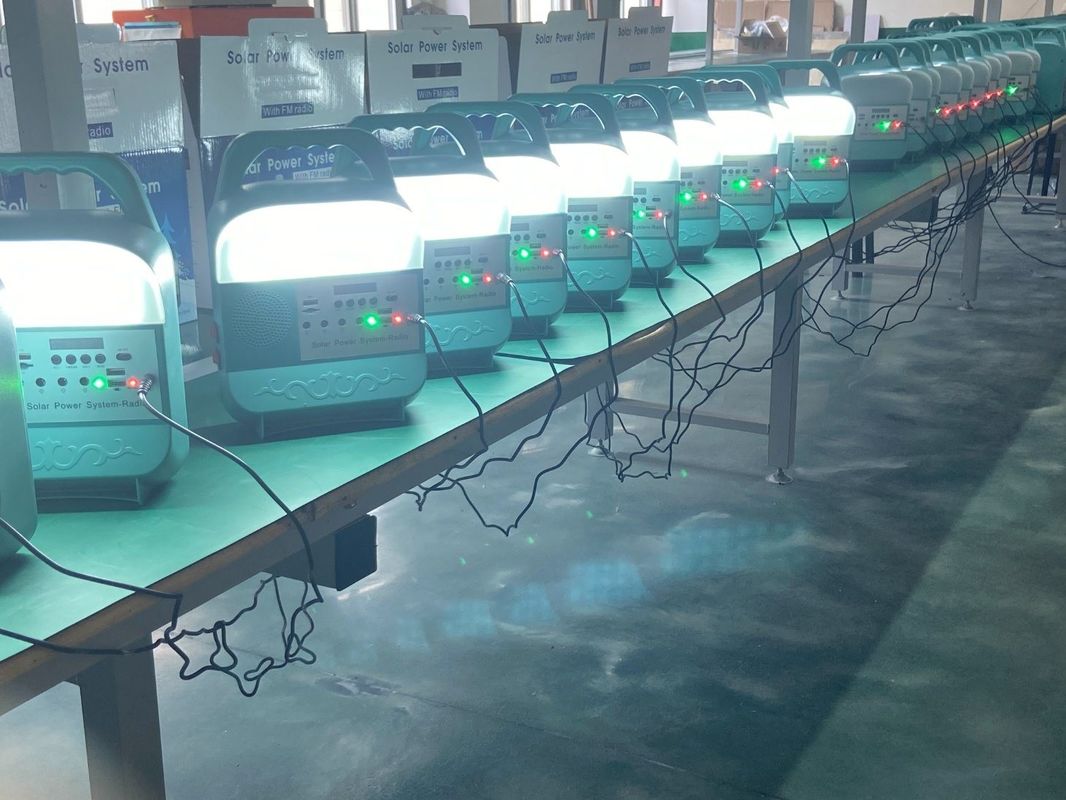 System 4 LED des Sonnenkollektors 12W Birnen-tragbare Solarenergie-Beleuchtungssystem-Ausrüstungen