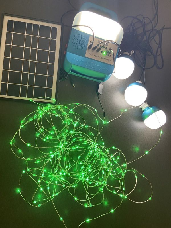System 4 LED des Sonnenkollektors 12W Birnen-tragbare Solarenergie-Beleuchtungssystem-Ausrüstungen