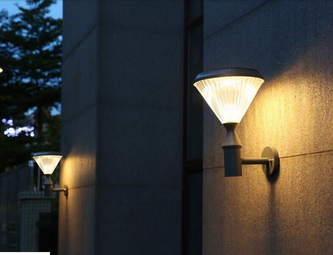 Posten der hohen Qualität LED Pole arbeiten Lampen-Solarsäulen-Rasen-Licht im Garten